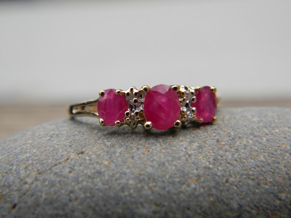 Ruby Diamond 10K Yellow Gold Ring / Three Stone R… - image 6