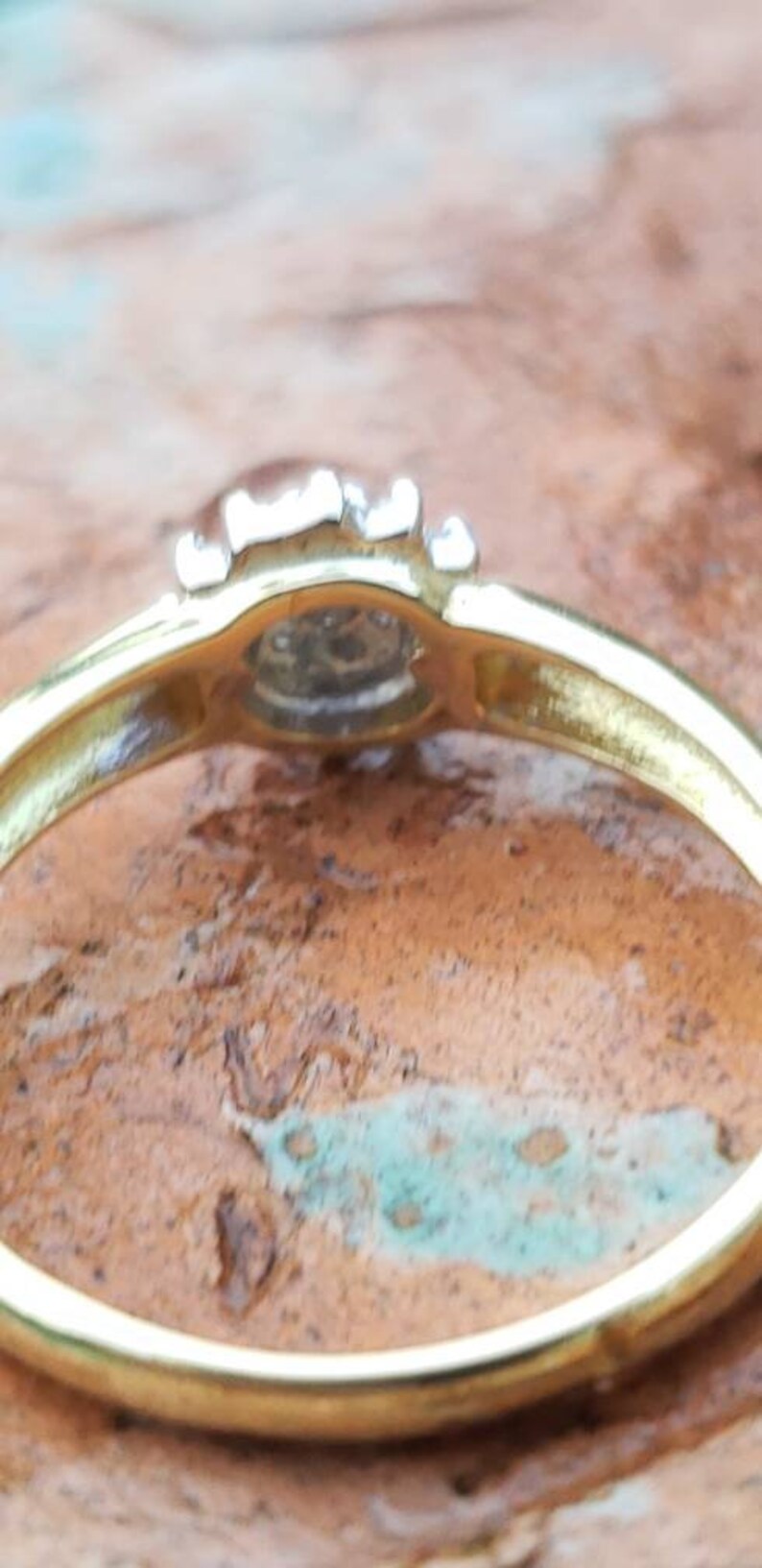 Cluster Diamond Flower 18k Yellow Gold Vintage Ring