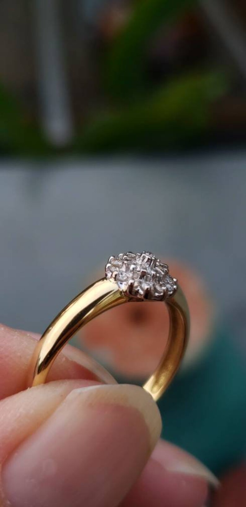 Cluster Diamond Flower 18k Yellow Gold Vintage Ring