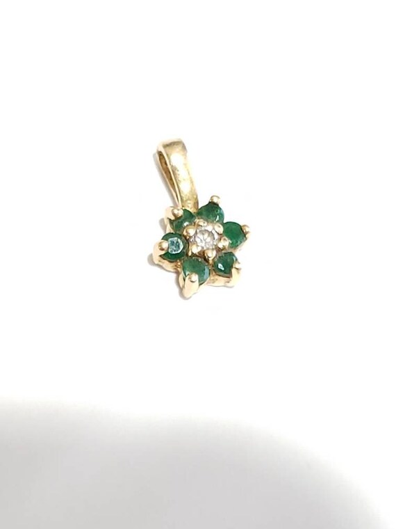 14K Emerald Diamond Flower Pendant / 14K Yellow Go
