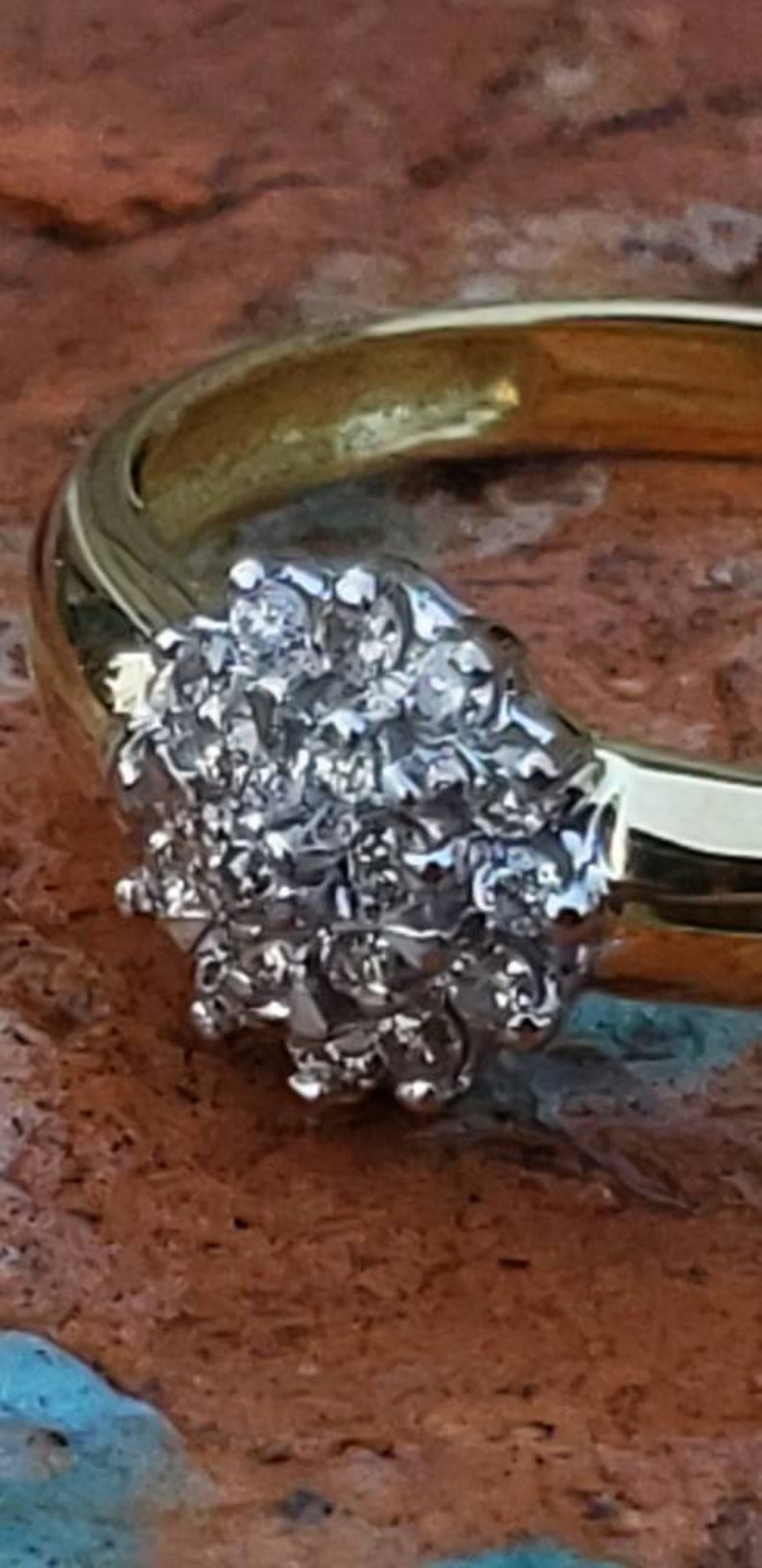 Cluster Diamond Flower 18k Yellow Gold Vintage Ring