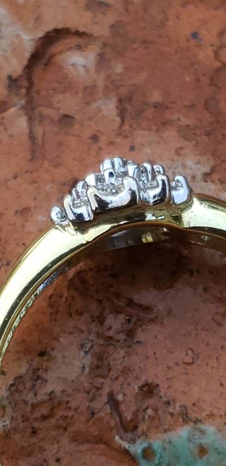 Cluster Diamond Flower 18k Yellow Gold Vintage Ring