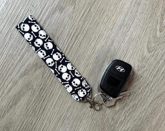 Skull Print Wristlet Keychain - Keychain, Fabric Wristlet, Fabric Keychain