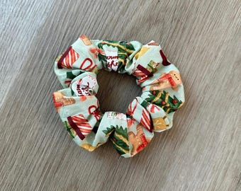Vintage Christmas Scrunchie - Christmas, Gingerbread Man, Cocoa, Hair tie, Printed Scrunchie, 90’s Style, Messy bun