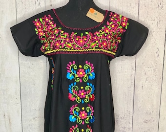 Black Floral Embroidered Mexican Dress- Vestido Bordado Floral Mexicano