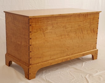 Shaker Blanket Chest