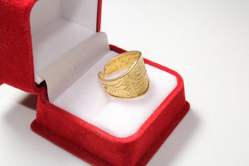 Isis ring
18K Gold Ring
Egyptian Ring
Gold Egyptian Charm
handmade jewelry
women's Ring
custom jewelry
women's gifts
gold jewelry
pharaoh ring
egypt gold ring
Birthday gift
gold ring 18K