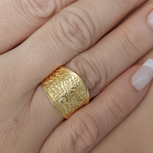 Isis ring
18K Gold Ring
Egyptian Ring
Gold Egyptian Charm
handmade jewelry
women's Ring
custom jewelry
women's gifts
gold jewelry
pharaoh ring
egypt gold ring
Birthday gift
gold ring 18K