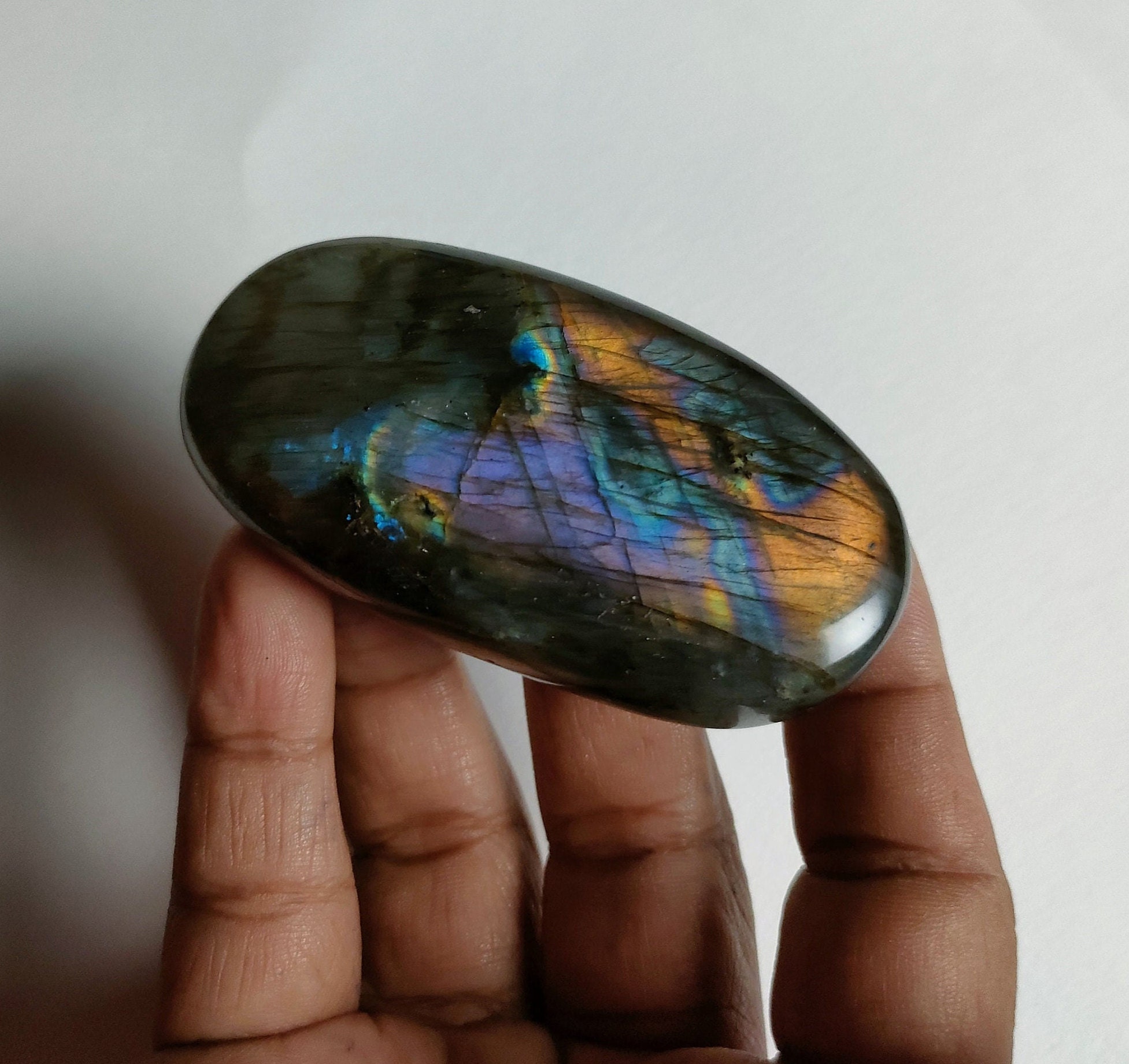 Spectrolite 108, 60Gr - Orange Dorée Violacée Galet Ovale