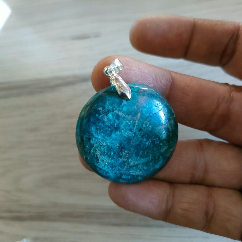 Apatite bleue 16Gr à 23Gr rond pendentif au choix 23,40Gr