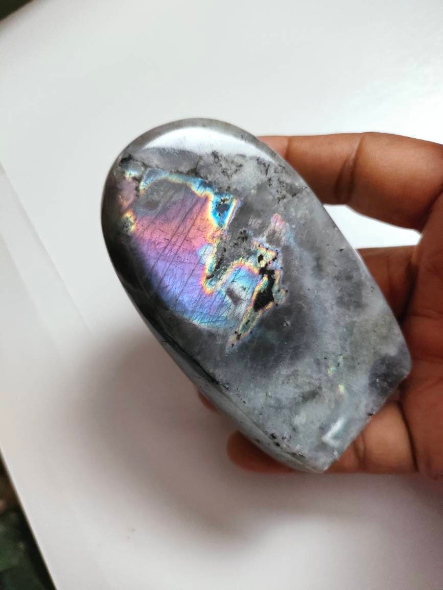 Labradorite 305, 50Gr - Rose Violette et Grise Forme Libre