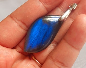 Labradorite 7,7 Gr - bleue flash - pendentif feuille