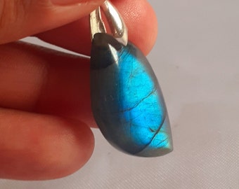 Labradorite 5,3 Gr - bleue flash - pendentif feuille