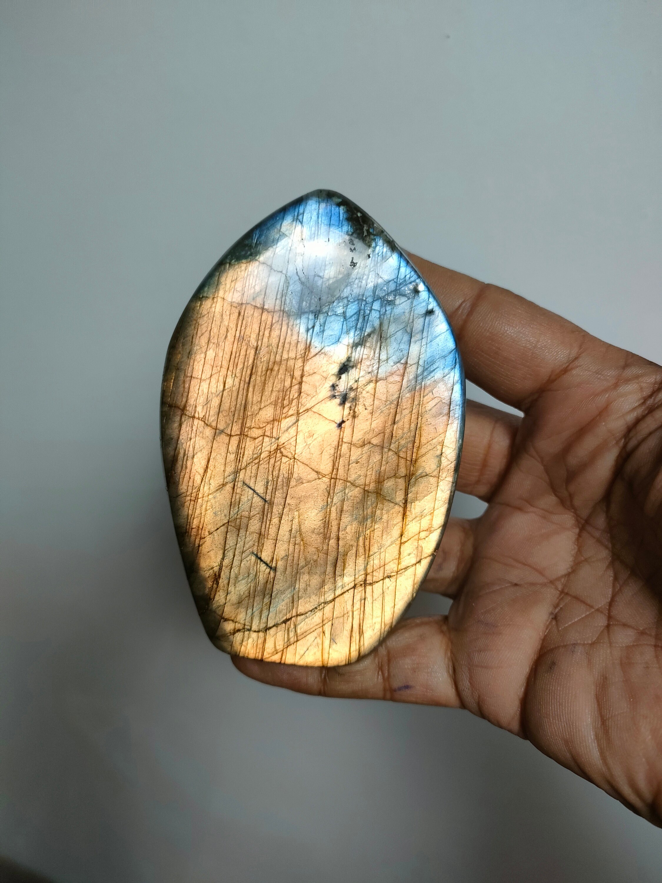 Labradorite 383, 20Gr - Jaune Orange Dorée et Bleu Grise Forme Libre