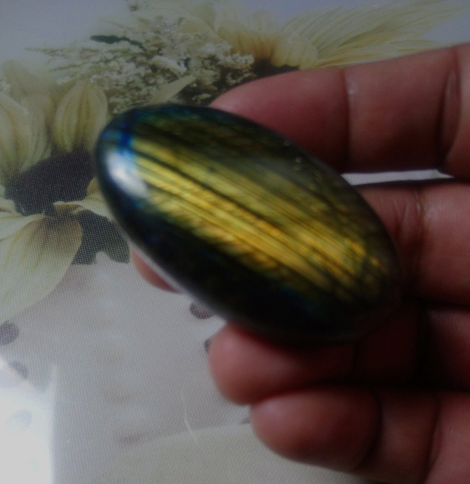 Labradorite 43, 90Gr Vert Jaune et Bleue - Mini Galet Ovale