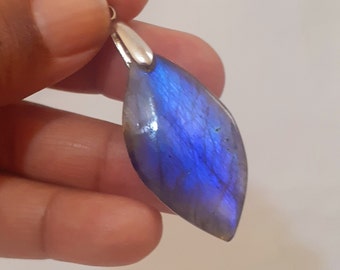 Labradorite 6,5 Gr - bleue flash - pendentif feuille