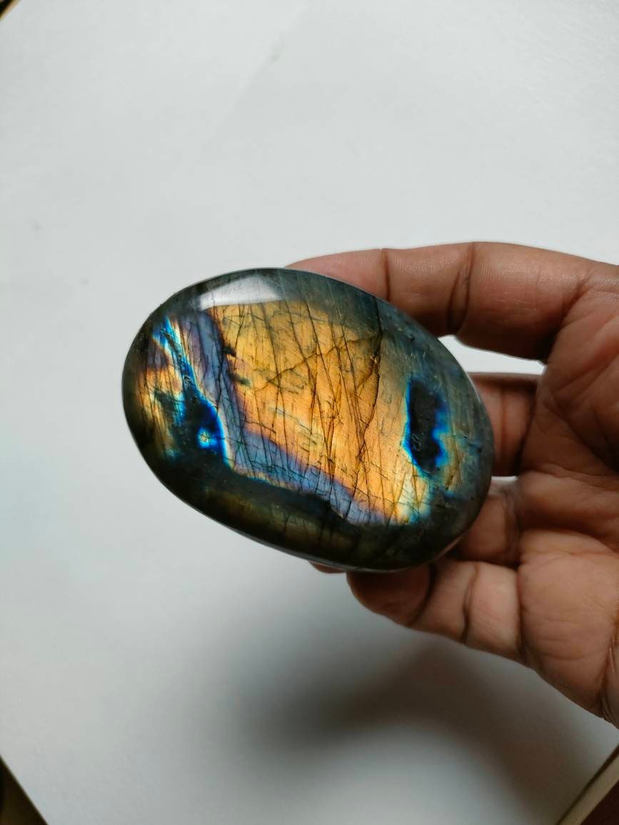 Spectrolite 136, 40Gr - Orange Dorée et Bleue Gris Violacée Galet Ovale Xl