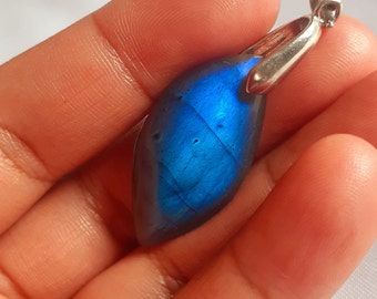 Labradorite 5,3 Gr - bleue flash - pendentif feuille