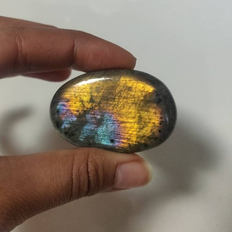 Spectrolite 36, 60Gr - Jaune Dorée et Bleue Gris Violacée-Mini Galet