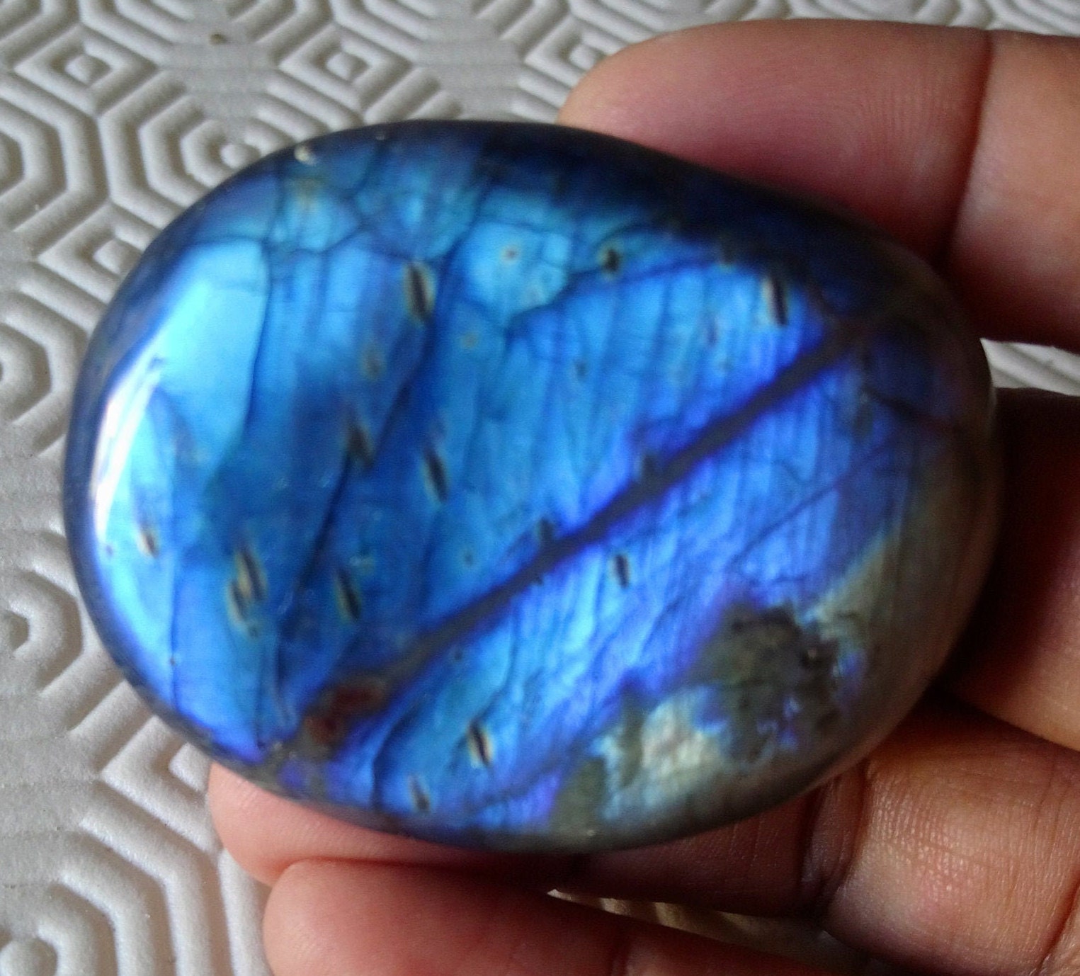 Labradorite 79, 30Gr- Bleue Flash et Gris Violacée - Galet Ovale