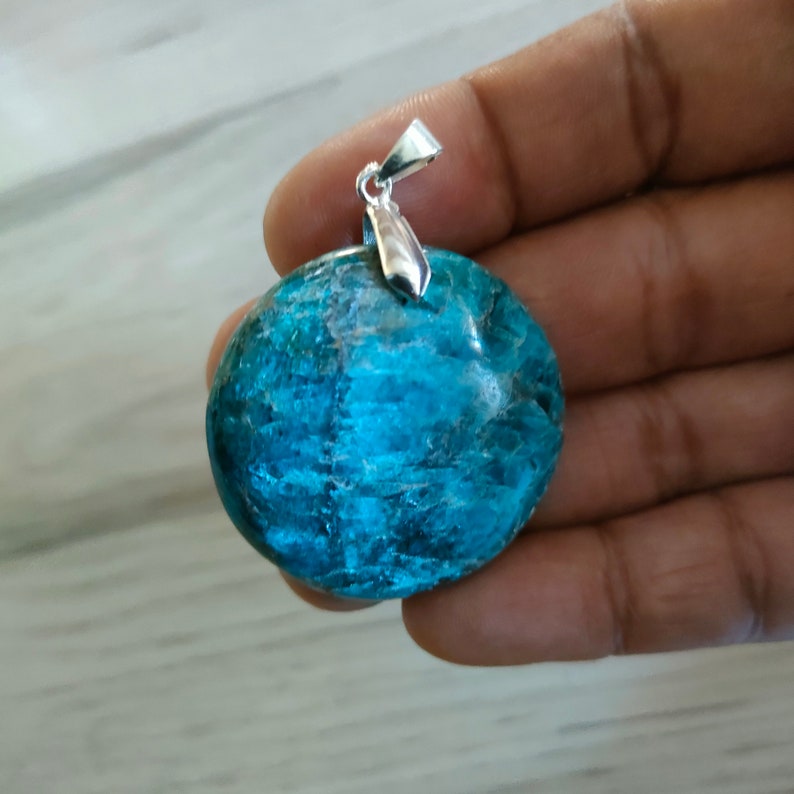 Apatite bleue 16Gr à 23Gr rond pendentif au choix 18,60Gr