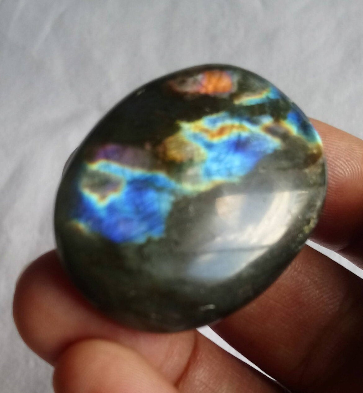 Spectrolite 34, 00 Gr - Bleue et Arc en Ciel Galet Ovale