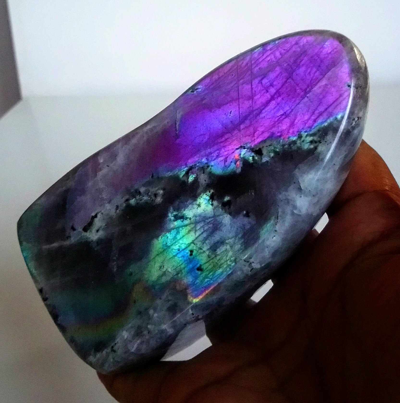 Labradorite 738, 90Gr - Violette et Bleue City Verte Bloc Prêt à Poser