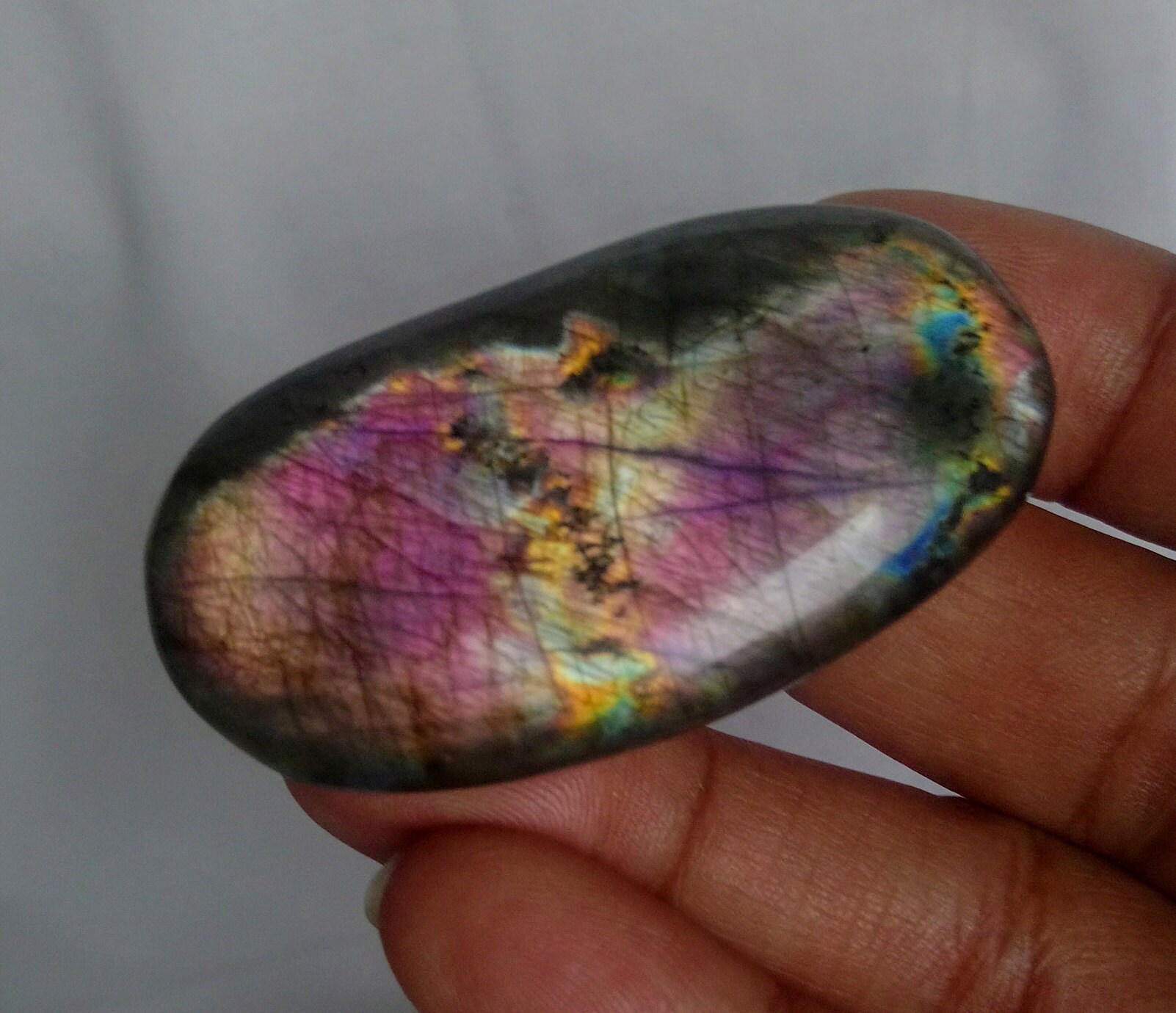 Labradorite 37, 30Gr - Rose Violacée et Bleu Jaune-Galet