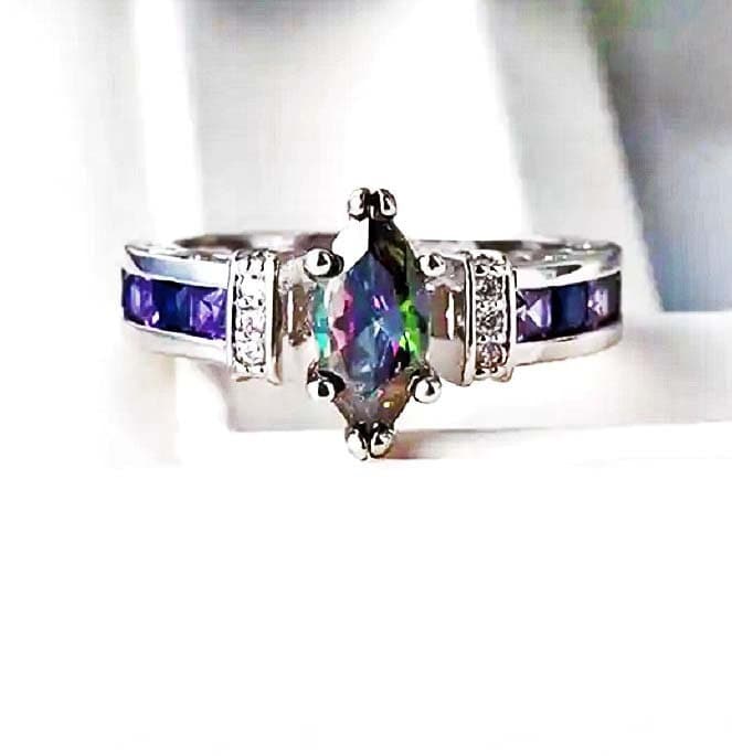 ミスティックトパーズリング：マーキスカット、14Kホワイトゴールド