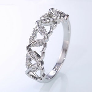 Keltischer Claddagh Herz-Ring: Weiße Saphire, Bandring mit 18k Weißgold