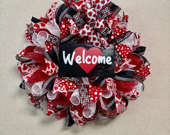 Valentines Day Wreath, Buffalo Plaid Wreath, Valentines wreath for front door, Black and red Door Hanger, Red Heart Wreath,