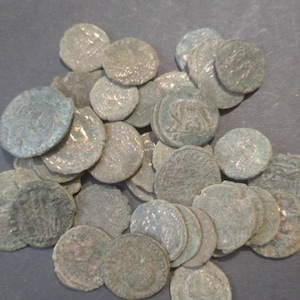 Una moneta romana antica di basso valore, III-IV secolo d.C.! 1 pz.