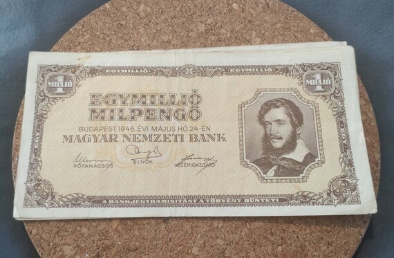 Hungary banknotes Million Pengo 1946 old paper money original banknotes.