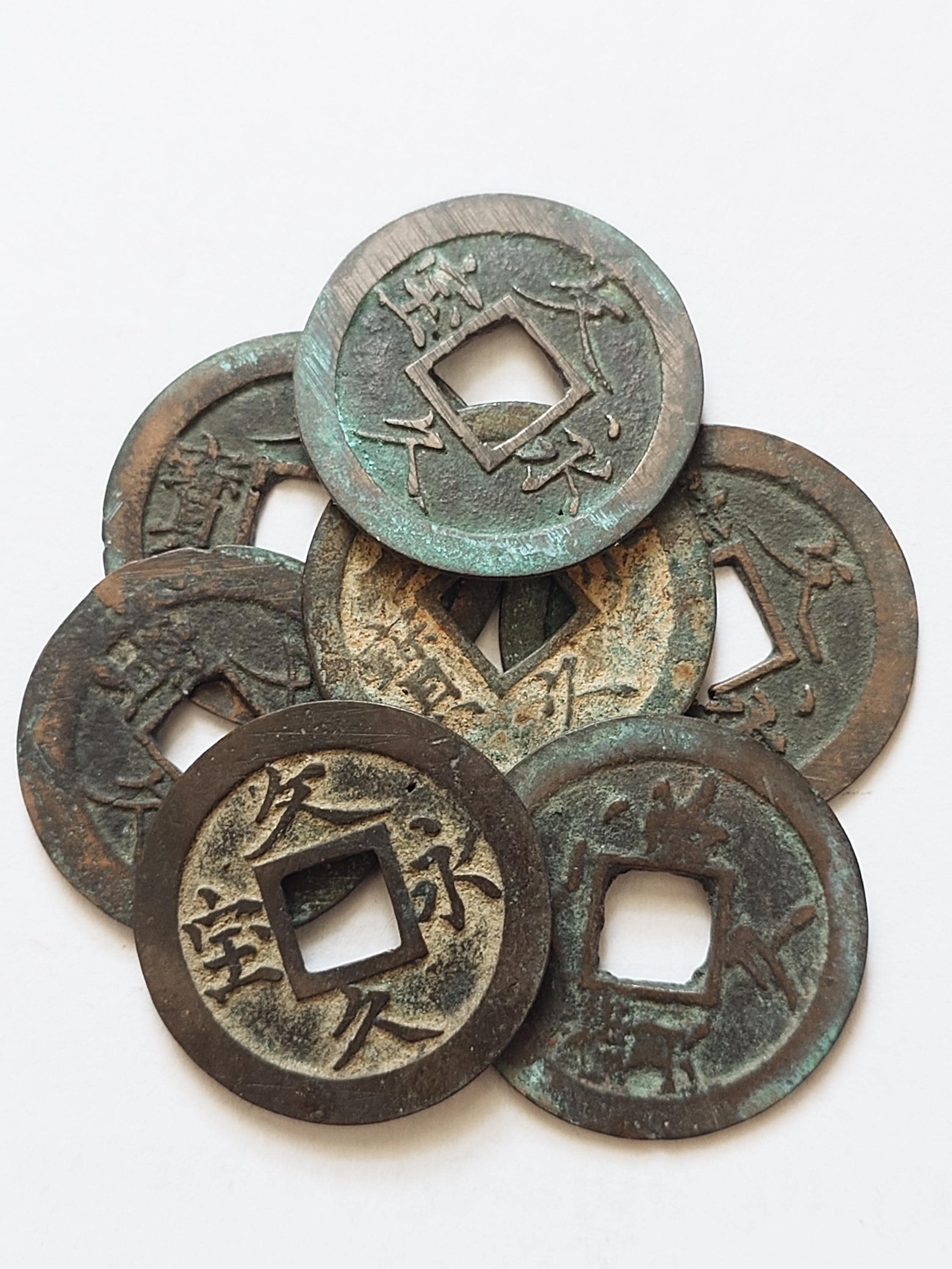 昭和のうんちくん　プニュプニュ　14個色んな表情があります　色は9色 素晴らしいアンティーク古代日本文久永宝四文銭 1700-1800年代