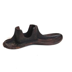 Antique Cast Iron Primitive Childs #2 Cobbler Shoe Mold