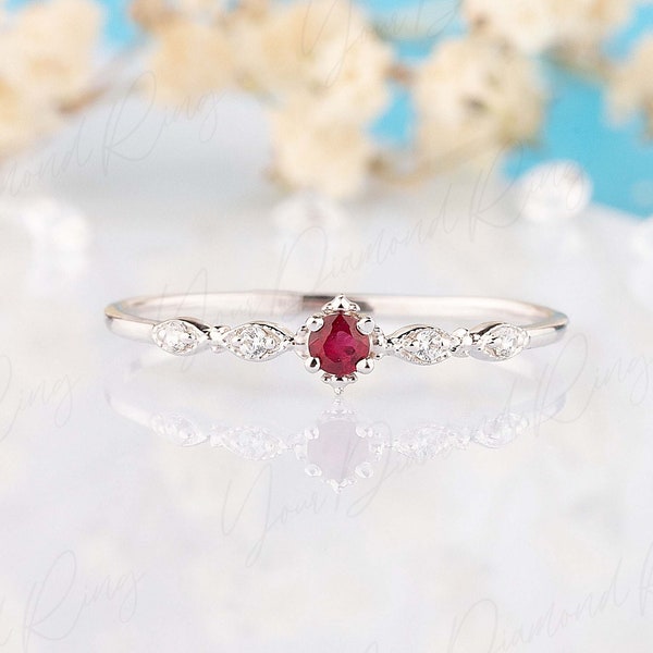 Bague de promesse rubis rose art déco en or blanc massif 14 carats pour elle, bague de fiançailles rubis petite et délicate, bague de mariage rubis minuscule de style vintage