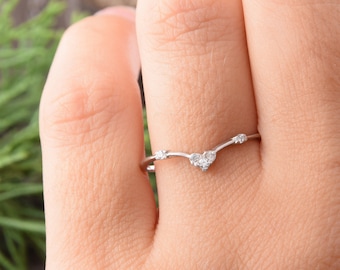 White Gold Curved Diamond Wedding Band, Curved Wedding Band, Chevron Ring, V ring, Minimalist ring, Moissanite wedding band