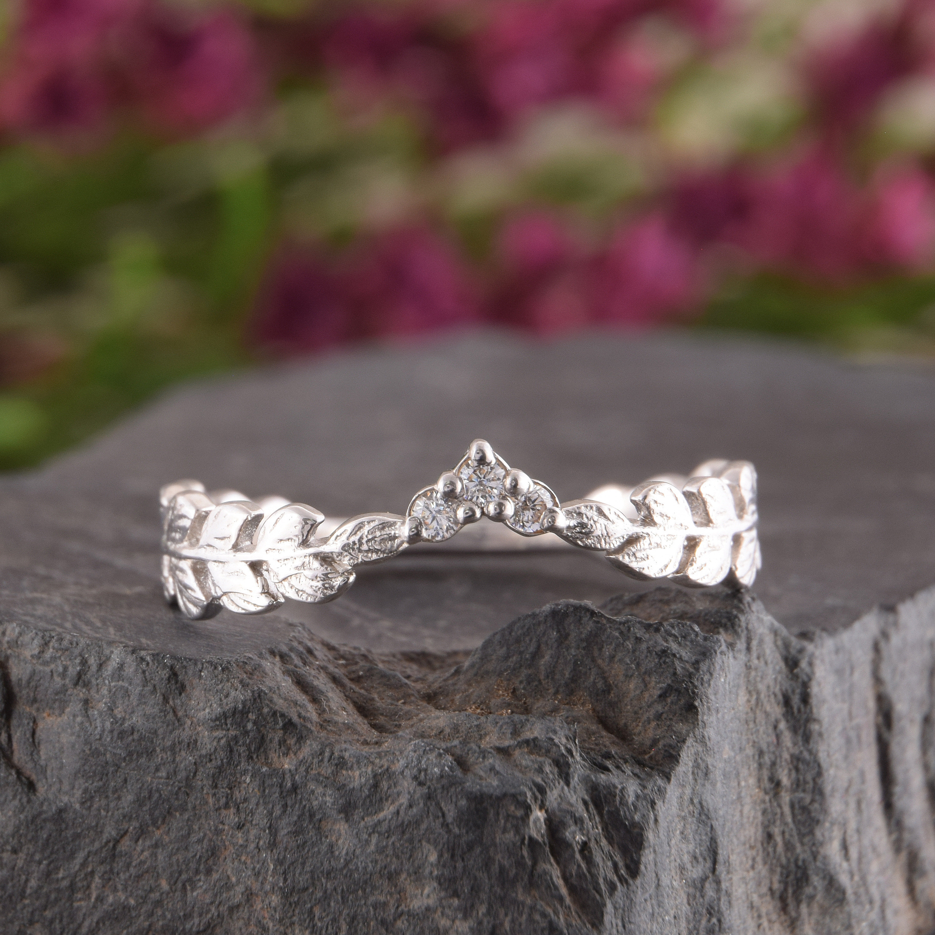 Unique Wedding Bands Curved: Elegant Traditions and Modern Designs
