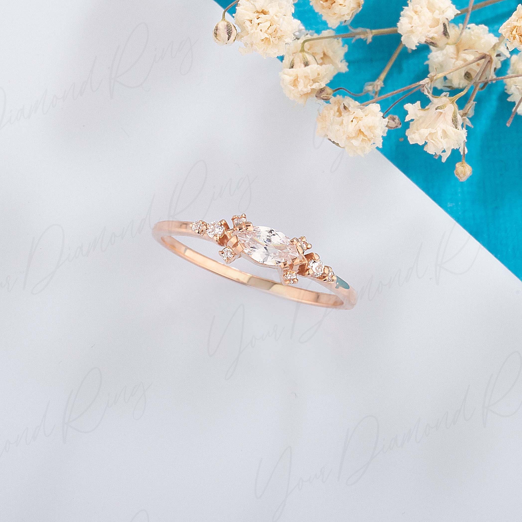 上品なマーキスカットダイヤモンドの婚約指輪、彼女への特別な14K 