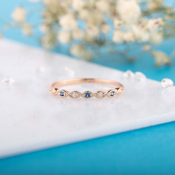 ハーフエタニティブルーサファイア＆ダイヤモンド結婚指輪ローズ