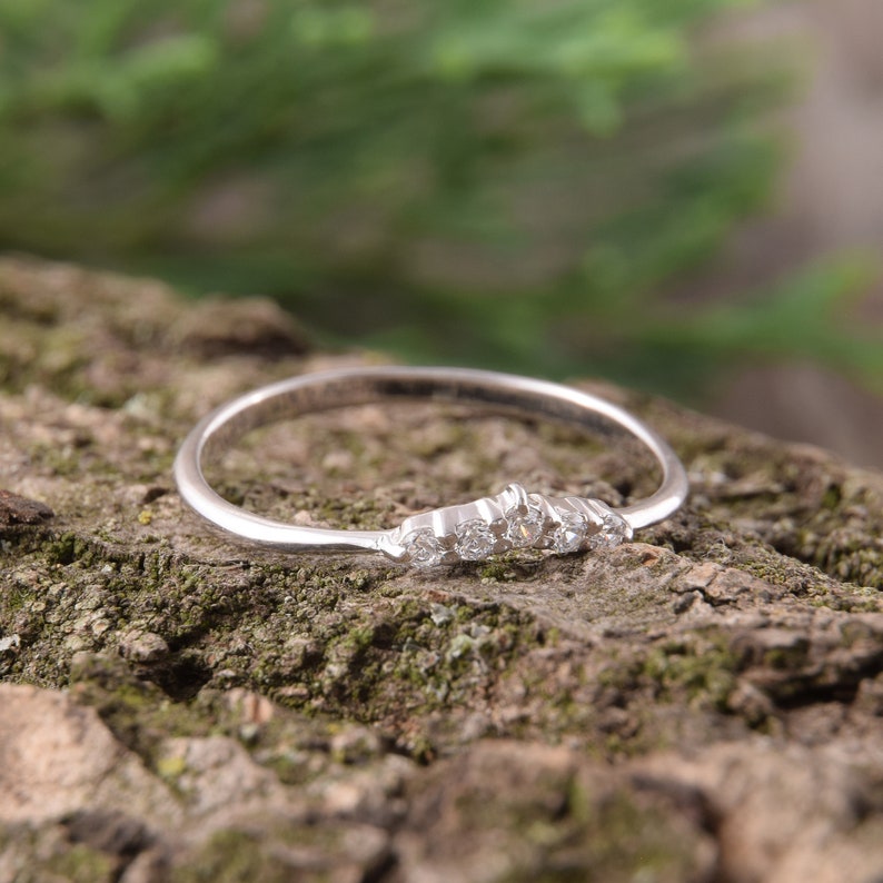 14k White Gold Milgrained Curve Style Diamond Wedding Band (1/5 cttw) main image 1