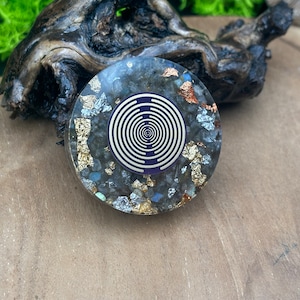 Handmade Orgonite Disc "Metatron's Harmony", with labradorite, crystal, 24-carat gold leaf, copper and silver leaf...