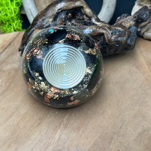 Lakhovsky Energy Dome, artisanal orgonite composed of black tourmaline, pyrite, labradorite....
