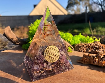 Orgonite artisanale fleur de vie et améthyste