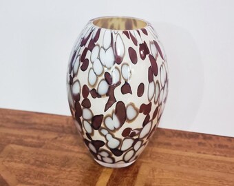 Jarrón de vidrio pintado de mediados de siglo