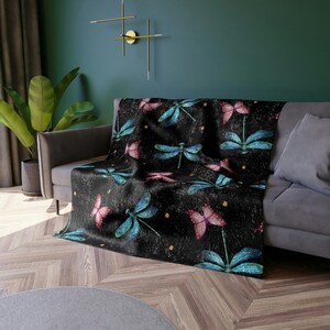 Dragonfly pattern butterfly blanket nature vibes velvet throw butterfly room decor for bug lovers