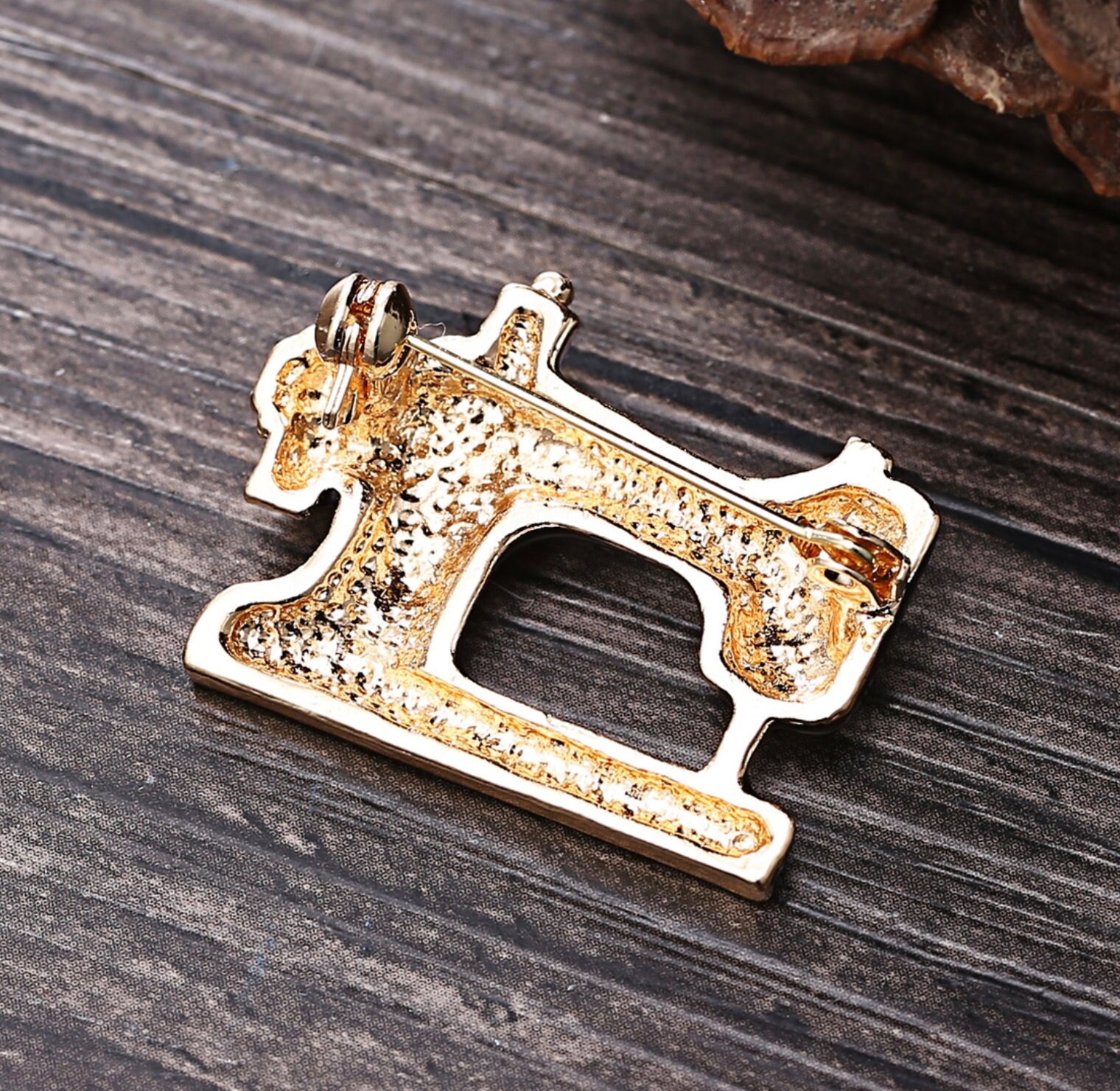 Sewing Machine Brooch Enamel Brooch Sewing Quilting Etsy