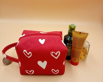 Neceser Red Heart, neceser de maquillaje hecho a mano, neceser de viaje, estuche con cremallera, organizador de maquillaje de algodón, regalo para ella, estuche de viaje