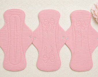 Reusable Postpartum pads Set of 4 pads, laundry bag.Organic cloth pads.New Mom Gift Set. Baby Shower Gift. Eco Friendly Mama. Muslin Pad