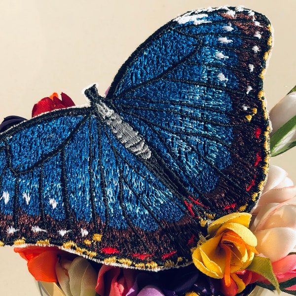 Bestickte Schmetterling Brosche / Blauer Schmetterling / Seide bestickter Schmetterling / Hochzeits-Schmetterling / Geschenk für Sie / Schmetterlingsnadel / Seidenfalter